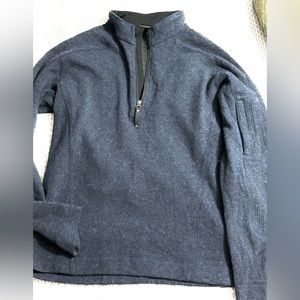 Men’s Mountain Hardware wool blend quarter zip pullover